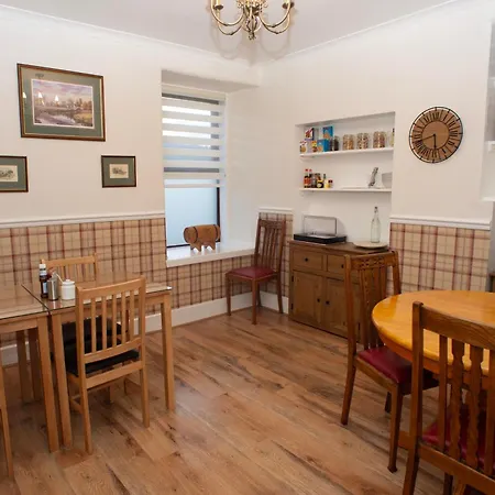 Dunvegan Bed & Breakfast-2
